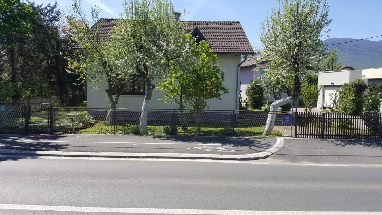Apartman "Em" Bihać Eksteriør bilde
